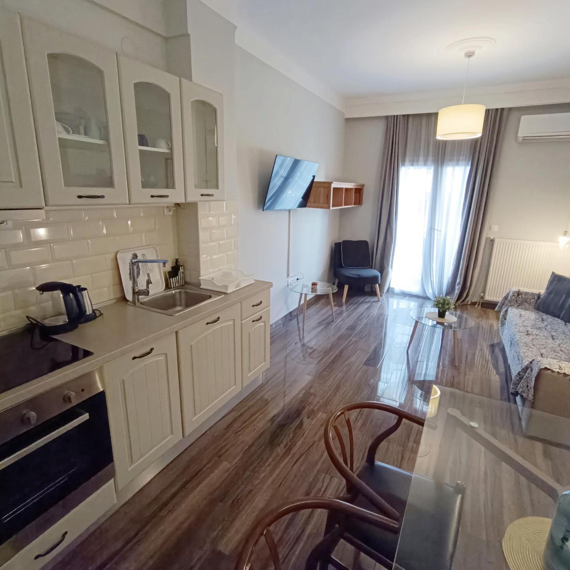 Luxury Apartment In The Heart Of The City. Szaloniki Kültér fotó